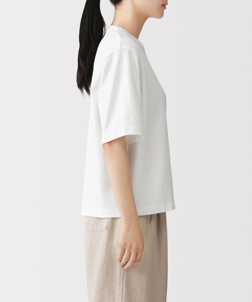 無印良品(ムジルシリョウヒン)の「婦人 涼感UVカットクルーネックワイド半袖Tシャツ(Tシャツ/カットソー・レディース・ホワイト/ライトグレー/ブルー系/ブラック/ライトピンク/スモーキーグリーン系/チャコールグレー/ライトイエロー・S/M/L/XL)」の11枚目の写真