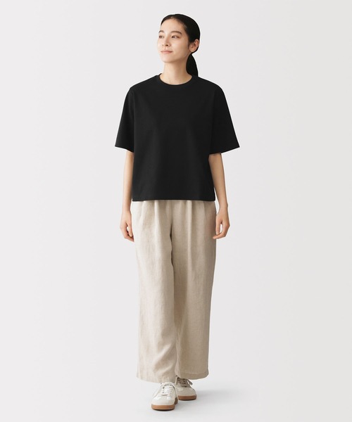 無印良品(ムジルシリョウヒン)の「婦人 涼感UVカットクルーネックワイド半袖Tシャツ(Tシャツ/カットソー・レディース・ホワイト/ライトグレー/ブルー系/ブラック/ライトピンク/スモーキーグリーン系/チャコールグレー/ライトイエロー・S/M/L/XL)」の17枚目の写真
