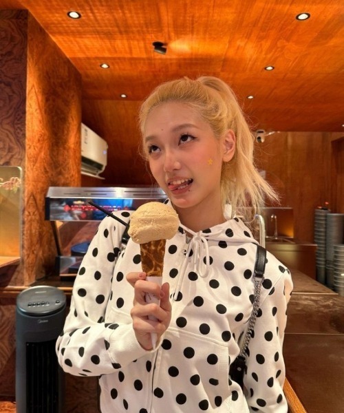 Ritzy(リッツィー)の「ドットパーカー フード付きトップス(パーカー・レディース・ホワイト・M/L/S)」の2枚目の写真