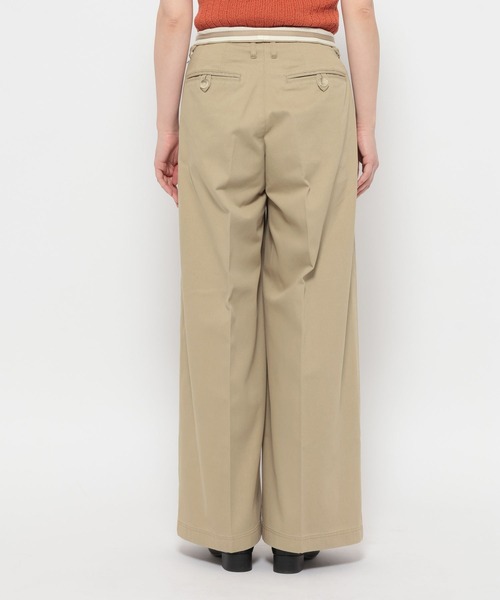 mysty woman（ミスティウーマン）の「2WAYチノクロスパンツ 666540（チノパンツ・レディース・ベージュ/カーキ・SMALL/MEDIUM）」の16枚目の写真