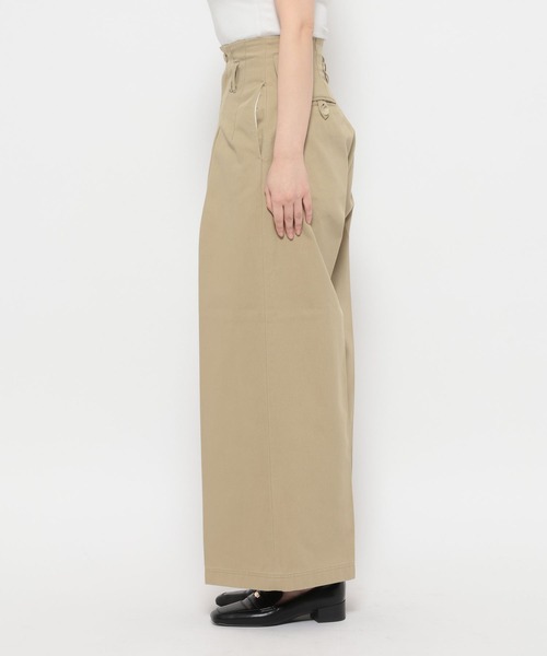 mysty woman（ミスティウーマン）の「2WAYチノクロスパンツ 666540（チノパンツ・レディース・ベージュ/カーキ・SMALL/MEDIUM）」の18枚目の写真
