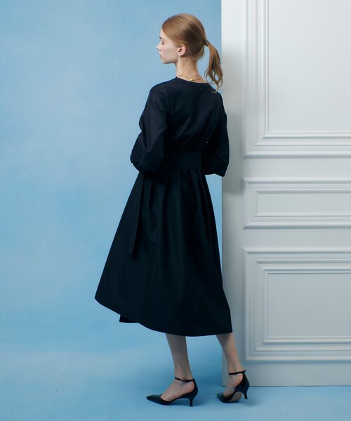 LOULOU WILLOUGHBY（ルルウィルビー）の「【LOULOU WILLOUGHBY】バックルベルトカシュクールワンピース（ワンピース・レディース・ブラック/ベージュ・2/1）」の21枚目の写真