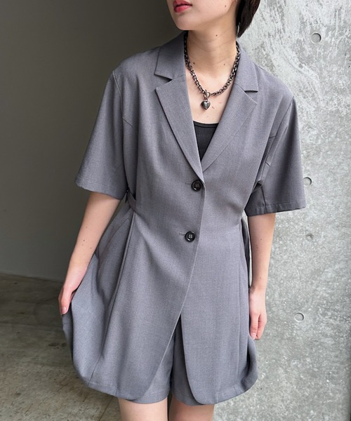 PAGEBOY(ページボーイ)の「シアバスウエストベルトショートスリーブジャケット【セットアップ対応】(テーラードジャケット・レディース・グレー/ブラック/ブラウン/テラコッタ・FREE)」の2枚目の写真