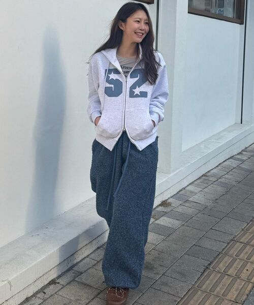 AMESWORLDWIDE（アメスワールドワイド）の「52 APPLIQUE HOODIE ZIP UP LIGHT GREY（パーカー・レディース・その他・LARGE/MEDIUM/SMALL）」の13枚目の写真