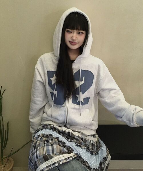 AMESWORLDWIDE（アメスワールドワイド）の「52 APPLIQUE HOODIE ZIP UP LIGHT GREY（パーカー・レディース・その他・LARGE/MEDIUM/SMALL）」の17枚目の写真
