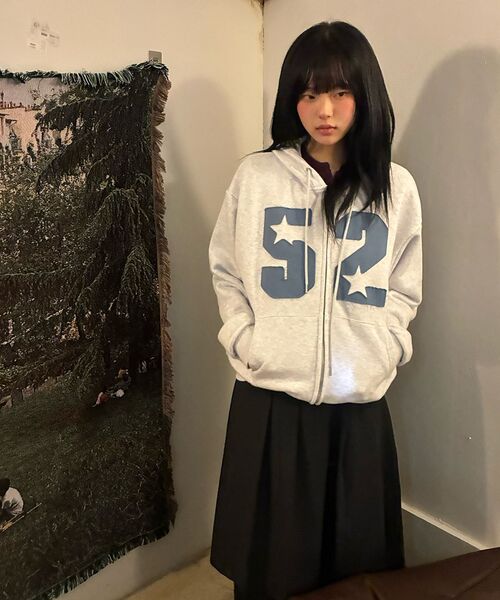 AMESWORLDWIDE（アメスワールドワイド）の「52 APPLIQUE HOODIE ZIP UP LIGHT GREY（パーカー・レディース・その他・LARGE/MEDIUM/SMALL）」の19枚目の写真