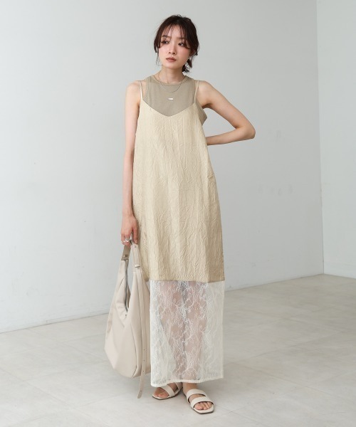 Bab(バブ)の「シワ加工サテンチュールレース切替キャミワンピース(ワンピース・レディース・ブラック/ベージュ・MEDIUM)」の6枚目の写真