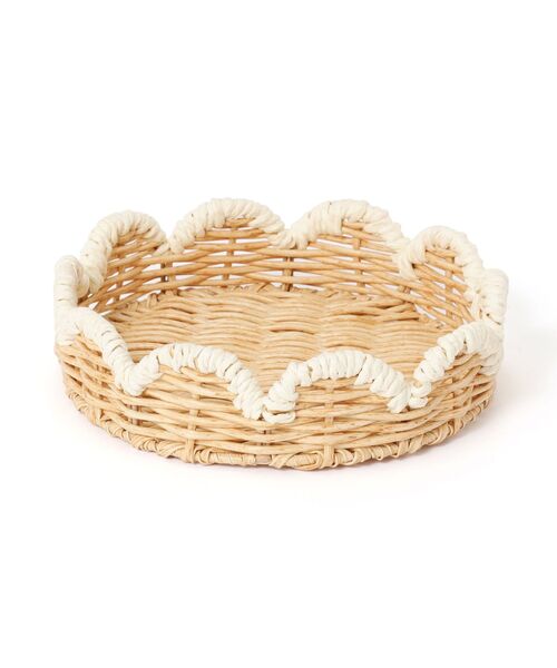 Francfranc(フランフラン)の「スカラップ トレイ ホワイト 小物入れ アクセサリー入れ 収納(収納グッズ・レディース・ホワイト・FREE)」の1枚目の写真