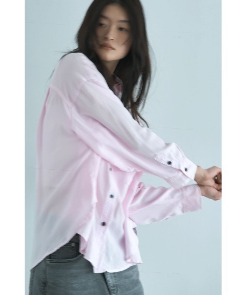 marjour（マージュール）の「RELAX DENIM SHIRT（シャツ/ブラウス・レディース・グレー/ピンク・M）」の11枚目の写真