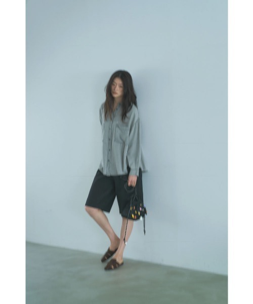 marjour（マージュール）の「RELAX DENIM SHIRT（シャツ/ブラウス・レディース・グレー/ピンク・M）」の17枚目の写真