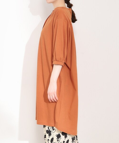 SHOO・LA・RUE(シューラルー)の「【洗濯機可/S-LL】1枚でも羽織でも キーネックシャツワンピース(ワンピース・レディース・ライトベージュ/ブラック/オレンジ・04/03/02/01)」の17枚目の写真