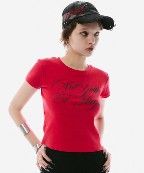 BLONDEY(ブロンディ)の「SCRIPT LOGO CROPPED TEE(Tシャツ/カットソー・レディース・ブラック/レッド/ホワイト・FREE)」の3枚目の写真