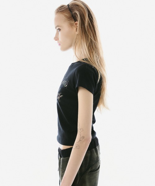 BLONDEY(ブロンディ)の「SCRIPT LOGO CROPPED TEE(Tシャツ/カットソー・レディース・ブラック/レッド/ホワイト・FREE)」の10枚目の写真