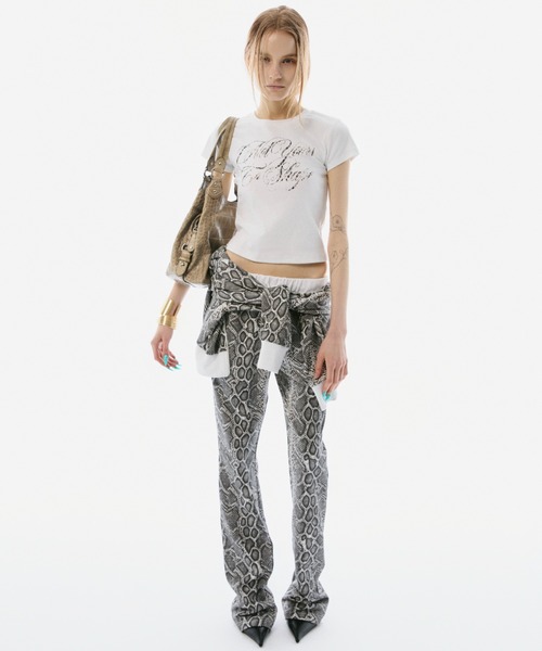 BLONDEY(ブロンディ)の「SCRIPT LOGO CROPPED TEE(Tシャツ/カットソー・レディース・ブラック/レッド/ホワイト・FREE)」の16枚目の写真