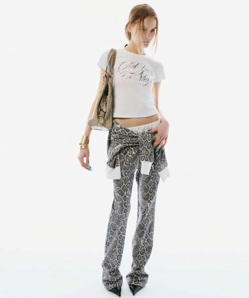 BLONDEY(ブロンディ)の「SCRIPT LOGO CROPPED TEE(Tシャツ/カットソー・レディース・ブラック/レッド/ホワイト・FREE)」の17枚目の写真