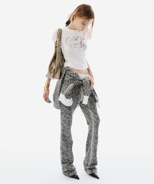 BLONDEY(ブロンディ)の「SCRIPT LOGO CROPPED TEE(Tシャツ/カットソー・レディース・ブラック/レッド/ホワイト・FREE)」の18枚目の写真