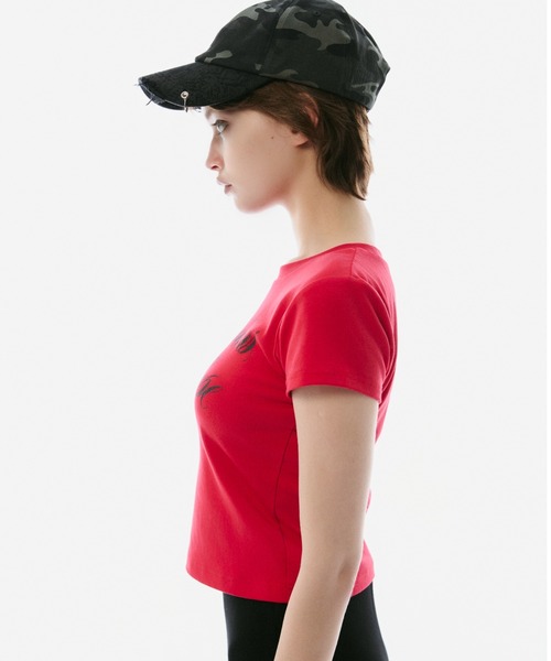 BLONDEY(ブロンディ)の「SCRIPT LOGO CROPPED TEE(Tシャツ/カットソー・レディース・ブラック/レッド/ホワイト・FREE)」の14枚目の写真