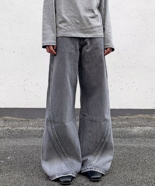 FreeZone(フリーゾーン)の「カーブステッチウォッシュ加工ワイドデニムパンツ(デニムパンツ・メンズ・グレー・M/S/L)」の2枚目の写真