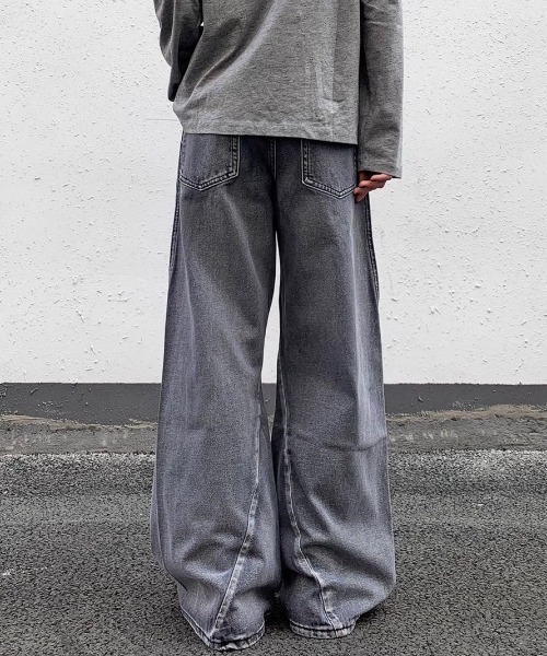 FreeZone(フリーゾーン)の「カーブステッチウォッシュ加工ワイドデニムパンツ(デニムパンツ・メンズ・グレー・M/S/L)」の6枚目の写真
