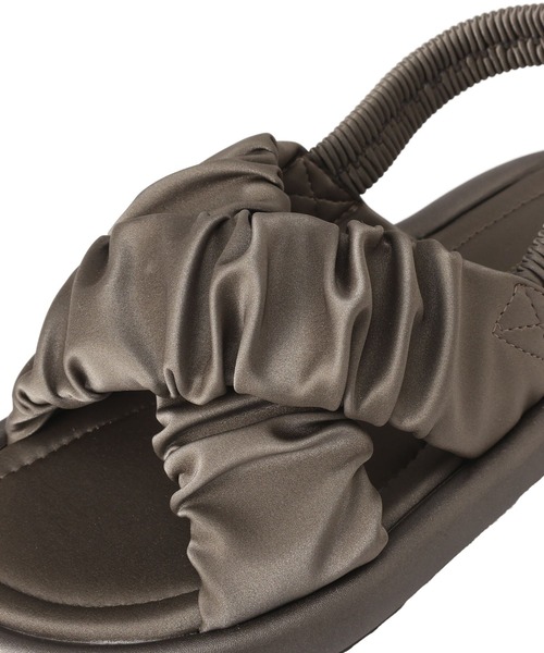 earth music&ecology（アースミュージックアンドエコロジー）の「ギャザークロスサンダル（サンダル・レディース・アイボリー/ブロンズ/ブラック・S/L/M）」の16枚目の写真