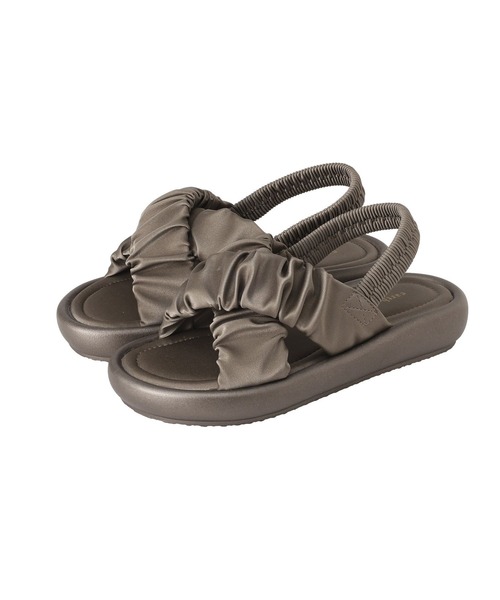 earth music&ecology（アースミュージックアンドエコロジー）の「ギャザークロスサンダル（サンダル・レディース・アイボリー/ブロンズ/ブラック・S/L/M）」の19枚目の写真