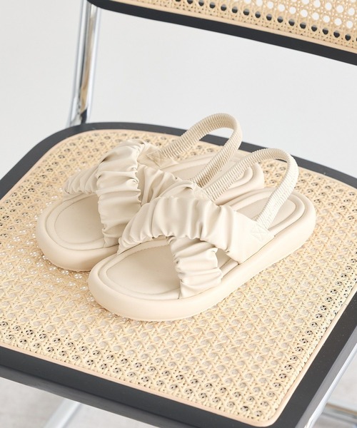 earth music&ecology（アースミュージックアンドエコロジー）の「ギャザークロスサンダル（サンダル・レディース・アイボリー/ブロンズ/ブラック・S/L/M）」の10枚目の写真