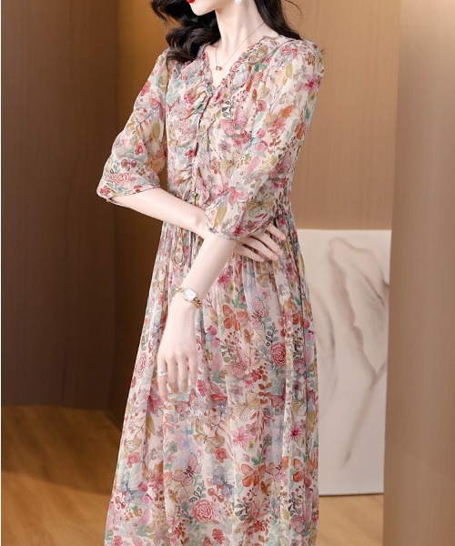 LUCPY(ラクピー)の「フラワープリントフリルVネックシフォンワンピース(ワンピース・レディース・ピンク・XX-LARGE/X-LARGE/LARGE/MEDIUM)」の3枚目の写真