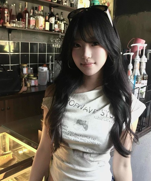 AsheKsha(アシクシャ)の「アシンメトリーな肩ラインの半袖Tシャツ(Tシャツ/カットソー・レディース・グレー・M)」の5枚目の写真