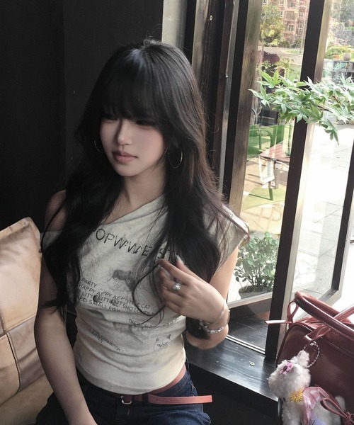 AsheKsha(アシクシャ)の「アシンメトリーな肩ラインの半袖Tシャツ(Tシャツ/カットソー・レディース・グレー・M)」の6枚目の写真