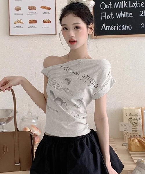 AsheKsha(アシクシャ)の「アシンメトリーな肩ラインの半袖Tシャツ(Tシャツ/カットソー・レディース・グレー・M)」の18枚目の写真