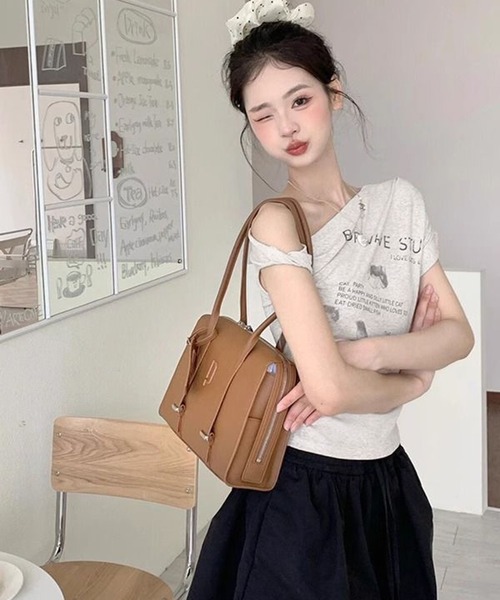 AsheKsha(アシクシャ)の「アシンメトリーな肩ラインの半袖Tシャツ(Tシャツ/カットソー・レディース・グレー・M)」の20枚目の写真