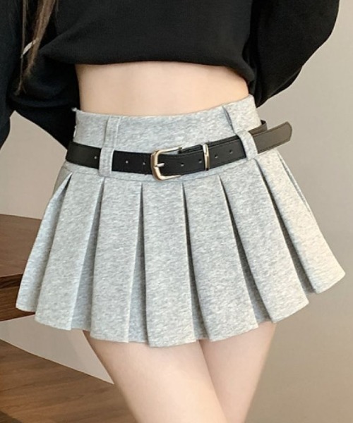 LETee(レティー)の「美脚見え×安心設計◎プリーツミニスカート風ショートパンツ(スカート・レディース・ブラック/グレー・FREE)」の2枚目の写真