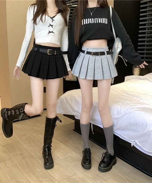 LETee(レティー)の「美脚見え×安心設計◎プリーツミニスカート風ショートパンツ(スカート・レディース・ブラック/グレー・FREE)」の18枚目の写真