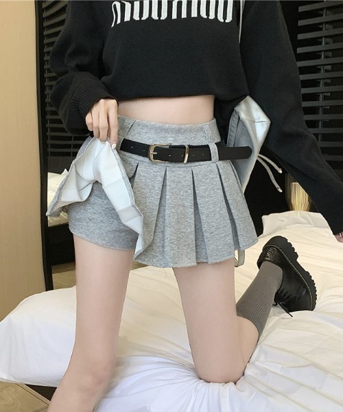 LETee(レティー)の「美脚見え×安心設計◎プリーツミニスカート風ショートパンツ(スカート・レディース・ブラック/グレー・FREE)」の12枚目の写真