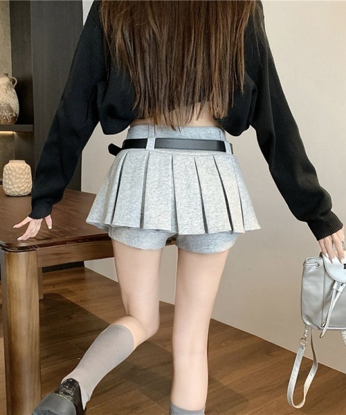 LETee(レティー)の「美脚見え×安心設計◎プリーツミニスカート風ショートパンツ(スカート・レディース・ブラック/グレー・FREE)」の13枚目の写真