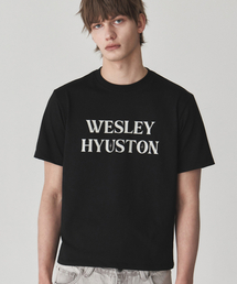 WESLEYHYUSTON（ウェズリーユーストン）の「Quiet logo detail t shirt black（Tシャツ/カットソー）」