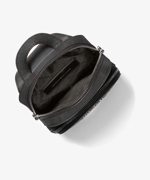 MICHAEL KORS（マイケルコース）の「HUDSON ダブルリング ジップ スリングパック ミディアム - MKシグネチャー（バックパック/リュック・メンズ・ブラック・FREE）」の3枚目の写真