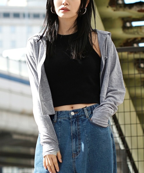 zootie(ズーティー)の「さらっと薄手で快適 UVカットクロップドパーカー(パーカー・レディース・ベージュ/黄土色系/ホワイト系その他2/ホワイト系その他/ピンク系その他/ミント/杢グレー/ラベンダー/ライトブルー/ネイビー/ライトカーキ/ブラック/オフホワイト・M/S/L/LL)」の6枚目の写真