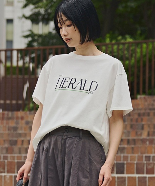 BABYLONE(バビロン)の「HERALDロゴTEE(Tシャツ/カットソー・レディース・ホワイト/ブラウン・フリー)」の3枚目の写真