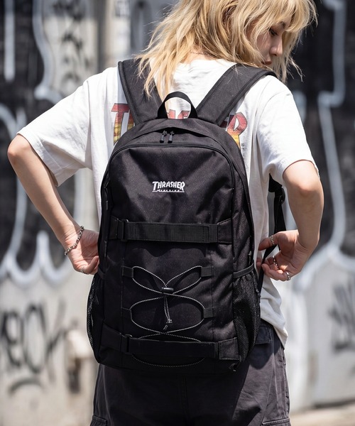 CORPUS　SELECT（コーパストーキョー）の「【THRASHER/スラッシャー】チャーム付き 大容量リュック 30L Wクリップバッグ（バックパック/リュック・メンズ・ブラック系2/ブラック系1・FREE）」の4枚目の写真