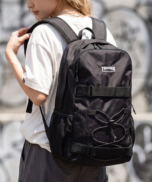CORPUS　SELECT（コーパストーキョー）の「【THRASHER/スラッシャー】チャーム付き 大容量リュック 30L Wクリップバッグ（バックパック/リュック・メンズ・ブラック系2/ブラック系1・FREE）」の5枚目の写真