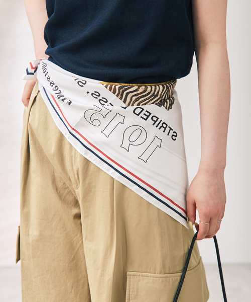 Spick & Span（スピックアンドスパン）の「ART GRAPHICスカーフ（バンダナ/スカーフ・レディース・C/B/A・FREE）」の4枚目の写真