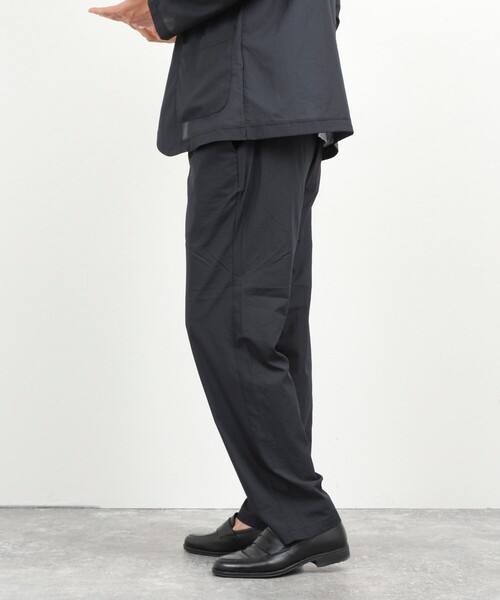 NOLLEY’S(ノーリーズ)の「《ビジカジ/セットアップ対応》軽量シアーリップストップ イージーパンツ 26SS(その他パンツ・メンズ・ネイビー/チャコールグレー・M/S/XL/L)」の8枚目の写真