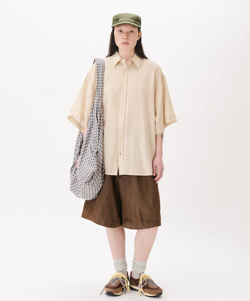 WISM(ウィズム)の「Estudio Niksen / エストゥディオ・ニクセン Shortsleeve Wide Shirt st(シャツ/ブラウス・メンズ・ベージュ・1)」の5枚目の写真