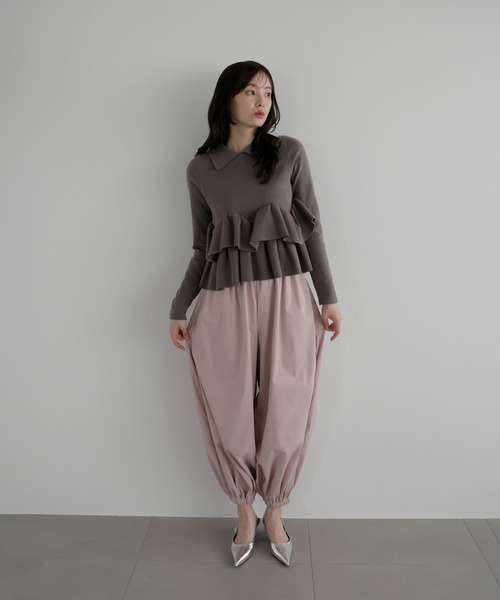 AMUU. PRECIEUSE(アムープレシューズ)の「ランダムフリルヘムポロニット(ニット/セーター・レディース・チャコールグレー/ブラック/アイボリー・FREE)」の8枚目の写真