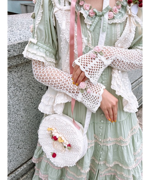 PINK HOUSE(ピンクハウス)の「クレープリーモチーフ丸形ポシェット(ショルダーバッグ・レディース・ブラック/アイボリー・フリー)」の16枚目の写真