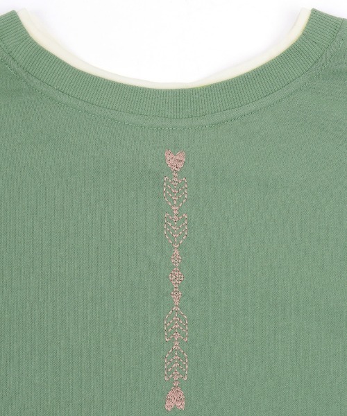 チチカカ(チチカカ)の「レイヤード風アロー刺繍プルオーバー(Tシャツ/カットソー・レディース・オフホワイト/チャコールグレー/グリーン・FREE)」の11枚目の写真