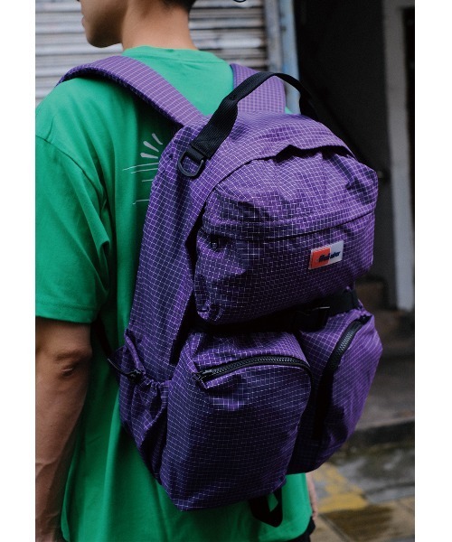 OFFWINTER(オフウィンター)の「【OFFWINTER】航空旅行 大容量 25L PC収納 メッシュポケット アウトドア バックパック(バックパック/リュック・メンズ・ブラック/ダークグリーン/ベージュ/パープル/カーキ/イエロー/グリーン/ブラック系その他/レオパード/ダークブラック・FREE)」の1枚目の写真