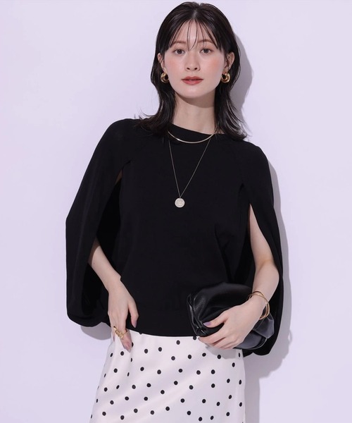 Arpege story(アルページュストーリー)の「マントニット(ニット/セーター・レディース・ベージュ/ブラック/チャコールグレー・2)」の1枚目の写真