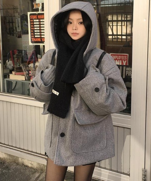 semplice(センプリチェ)の「フード付きコート(その他アウター・レディース・ブラック/グレー・F)」の6枚目の写真